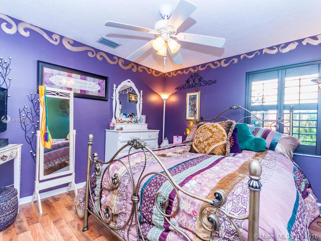 Embassy Lakes The Estates - Residential