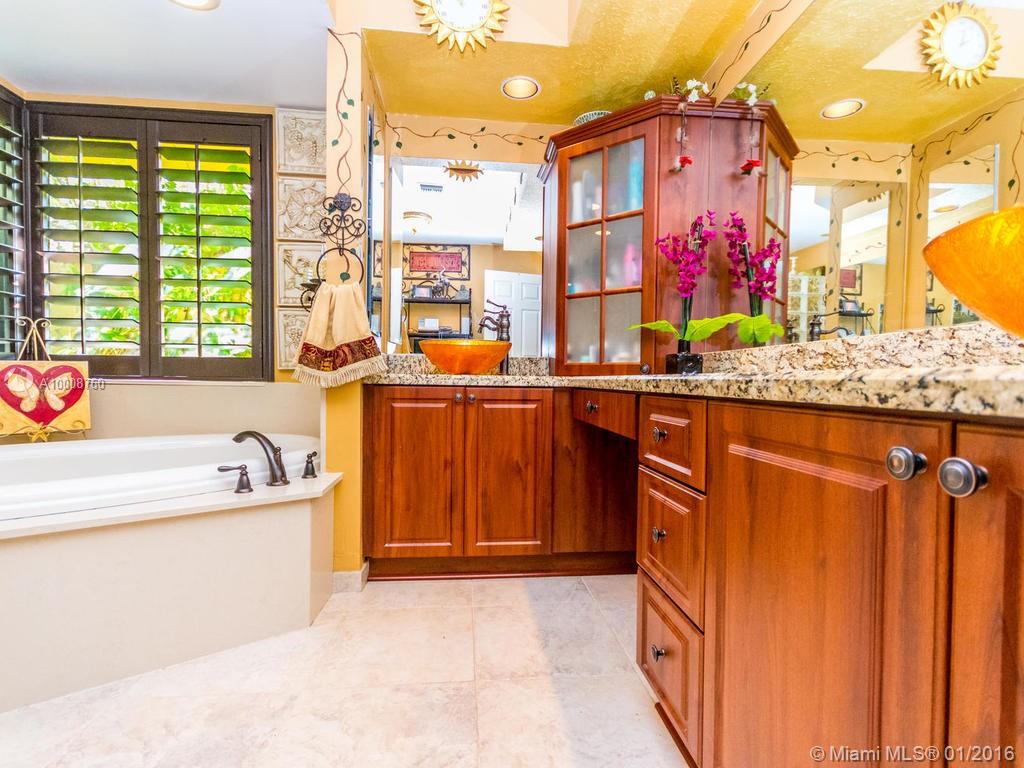 Embassy Lakes The Estates - Residential