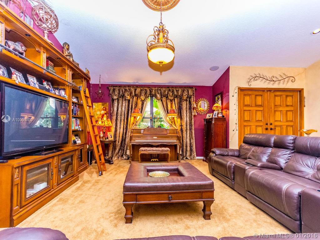 Embassy Lakes The Estates - Residential