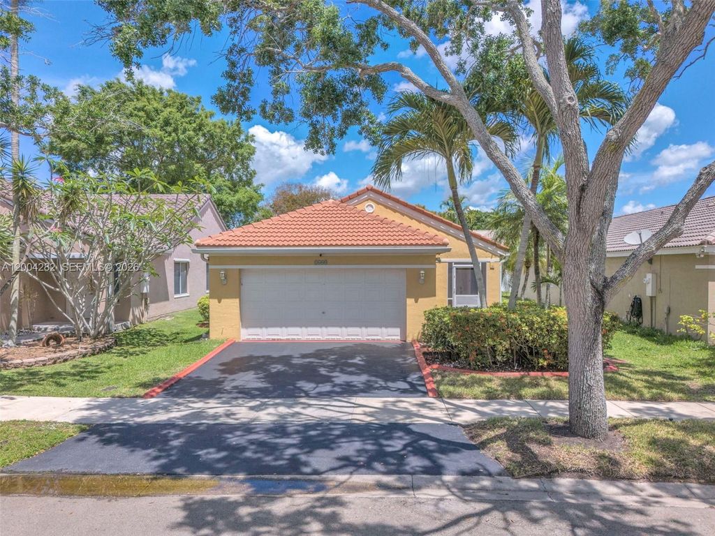 Photo of 1600 S Salerno Cir, Weston, FL 33327 (MLS # A12004282)