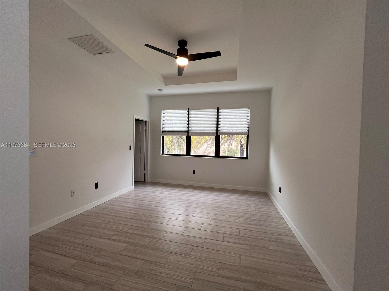 CHAMPION LAKES - Residential