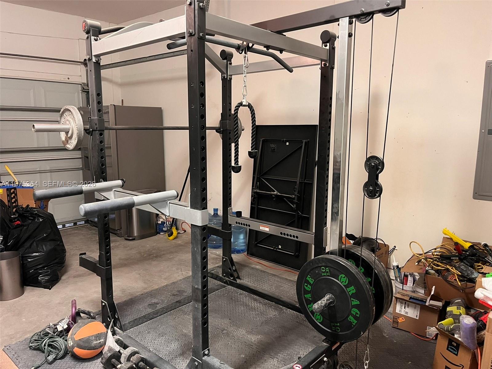 CHAMPION LAKES - Residential