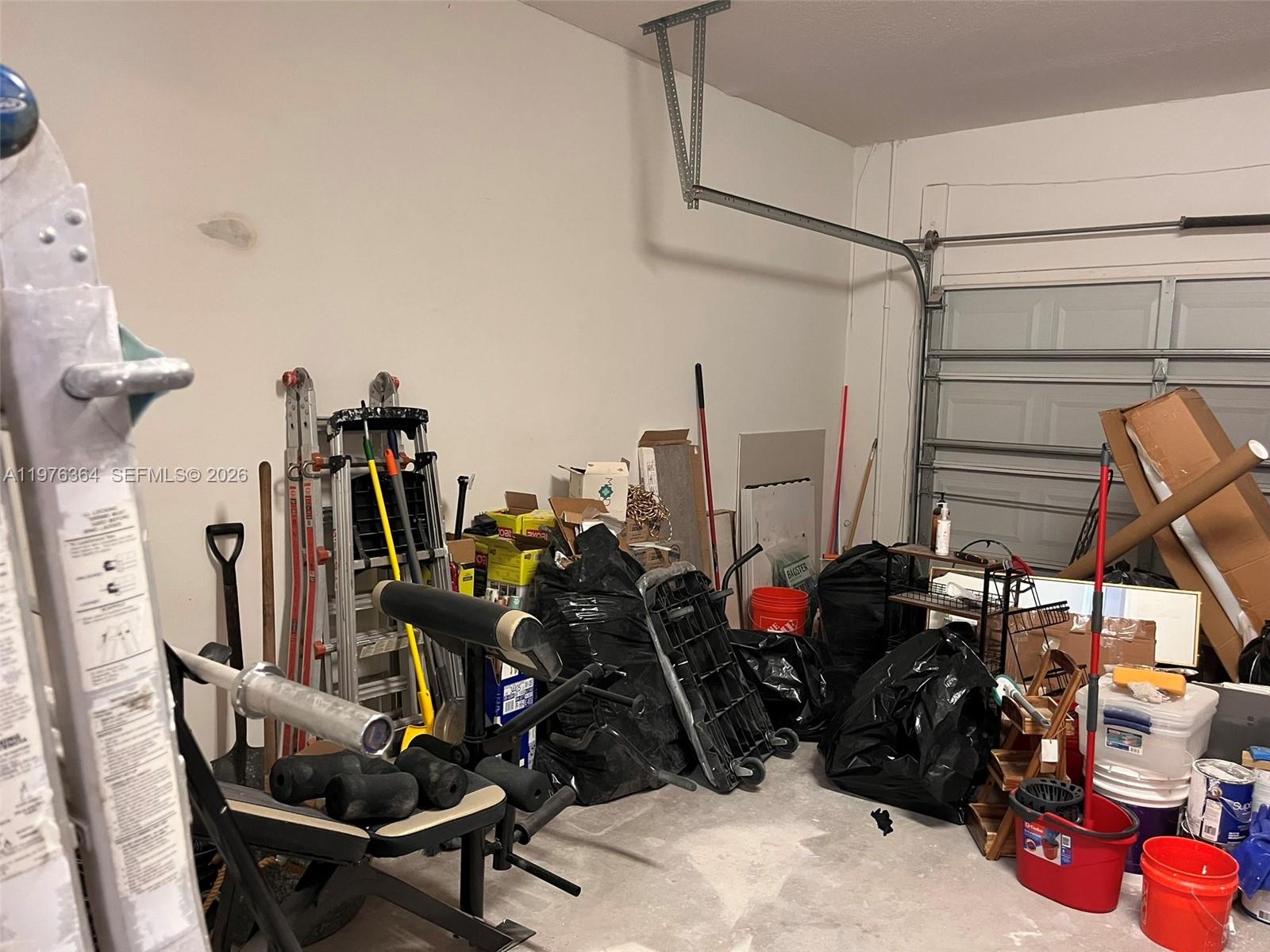 CHAMPION LAKES - Residential