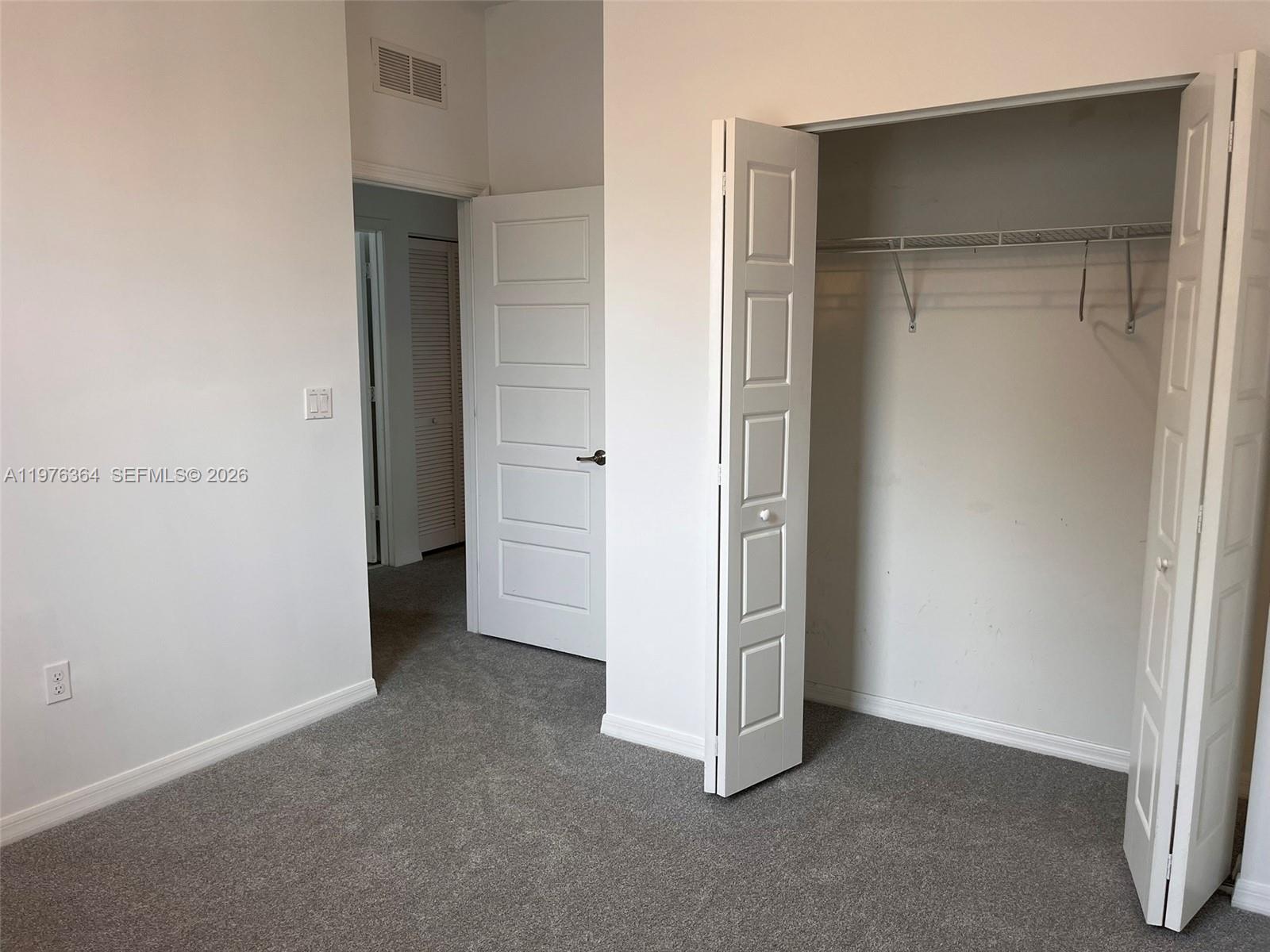 CHAMPION LAKES - Residential