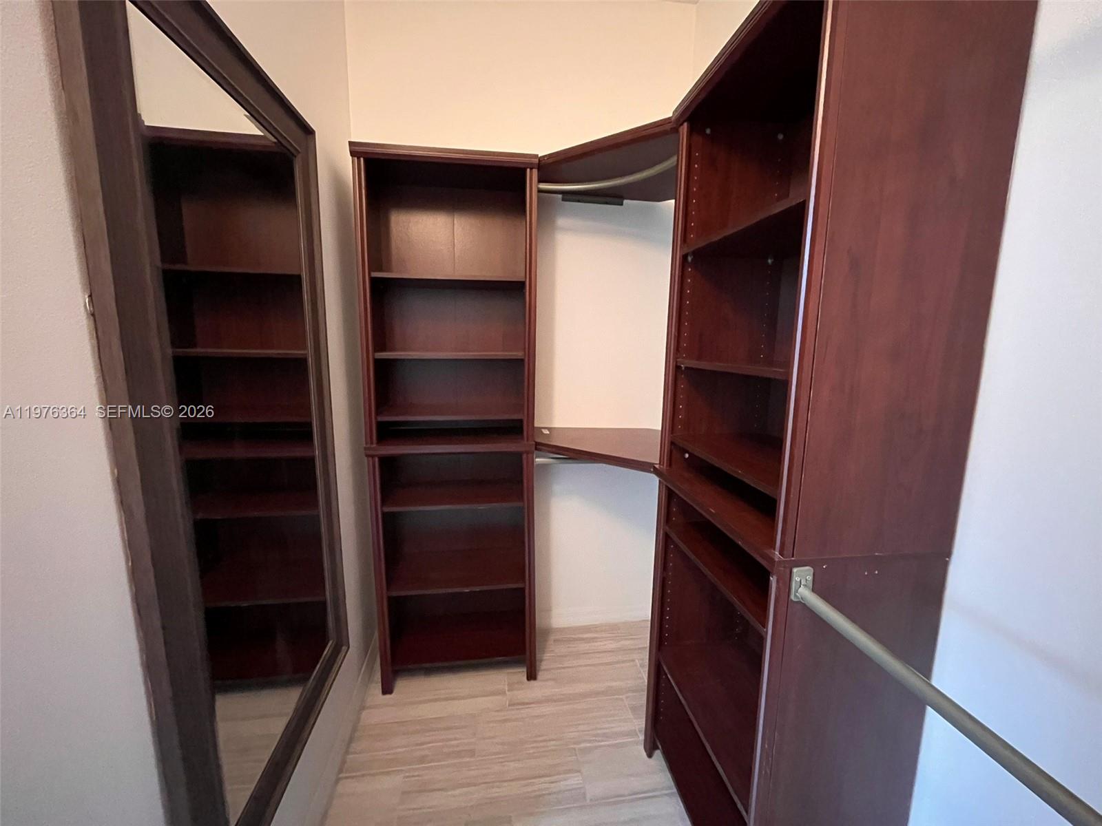 CHAMPION LAKES - Residential