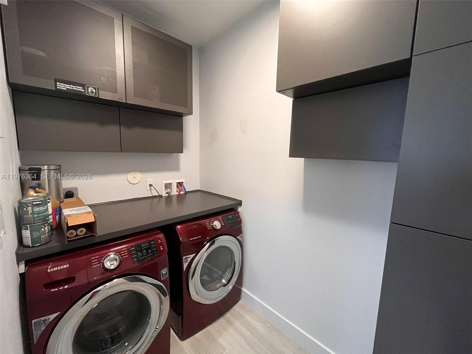 CHAMPION LAKES - Residential