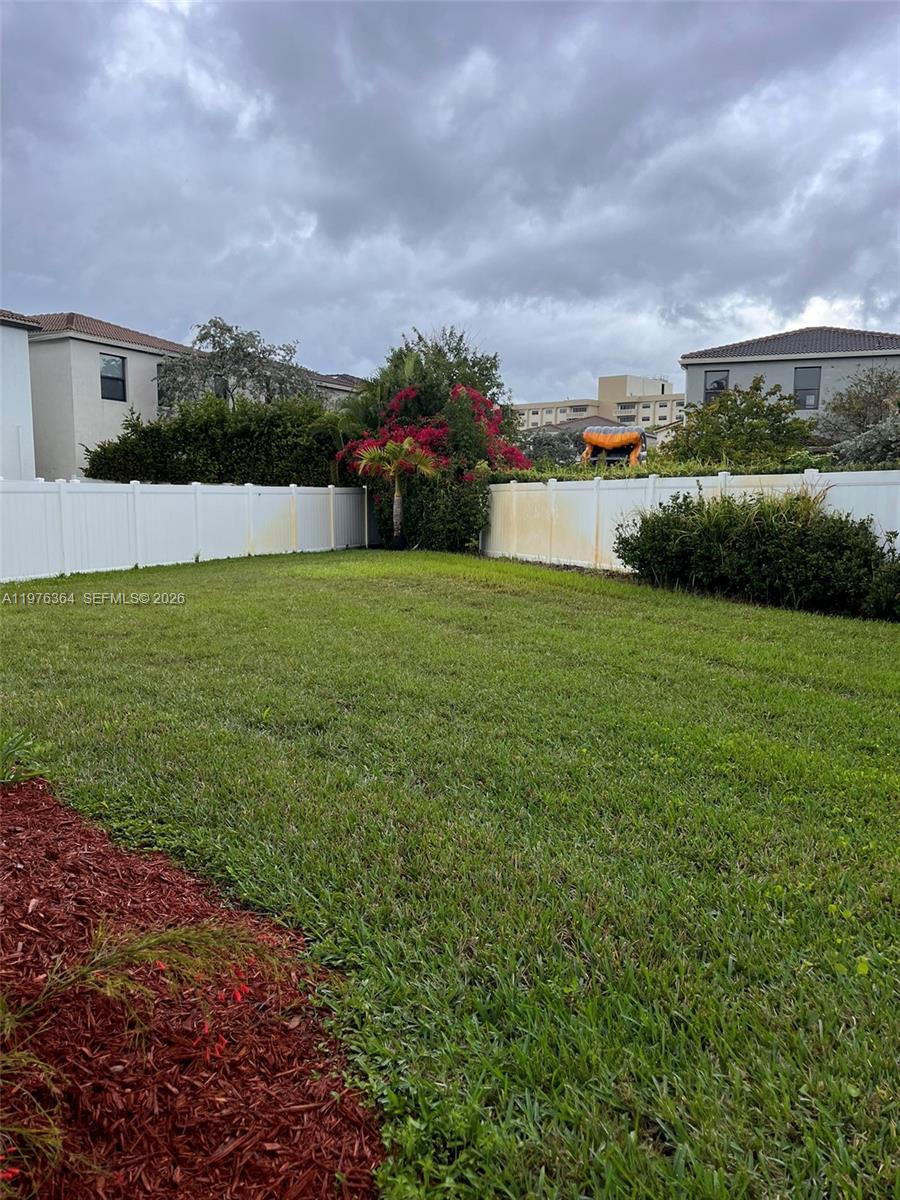 CHAMPION LAKES - Residential