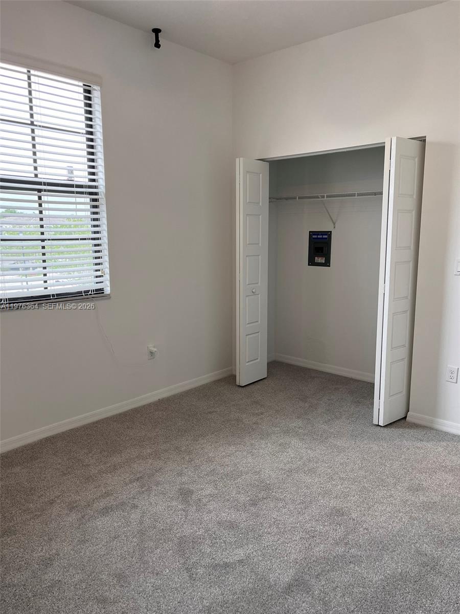 CHAMPION LAKES - Residential