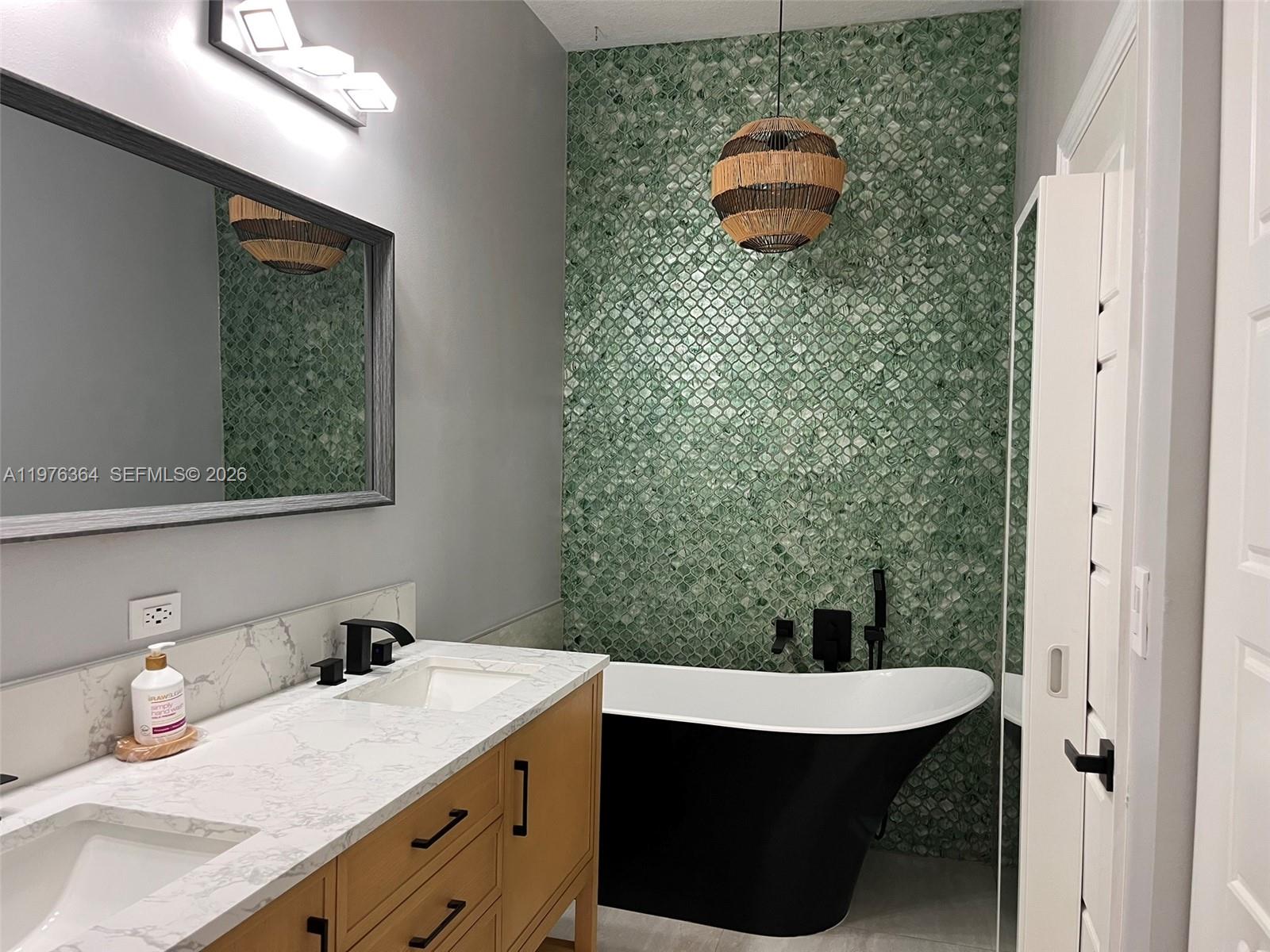 CHAMPION LAKES - Residential