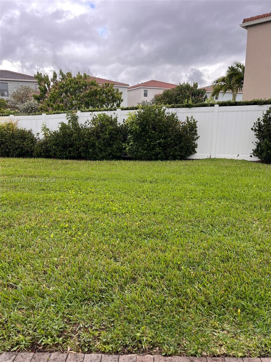 CHAMPION LAKES - Residential