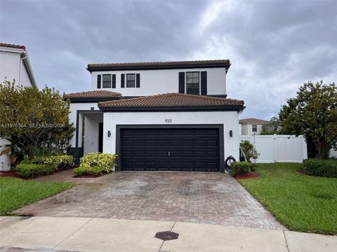 Photo of 933 NE 191st St, Miami, FL 33179 (MLS # A11976364)