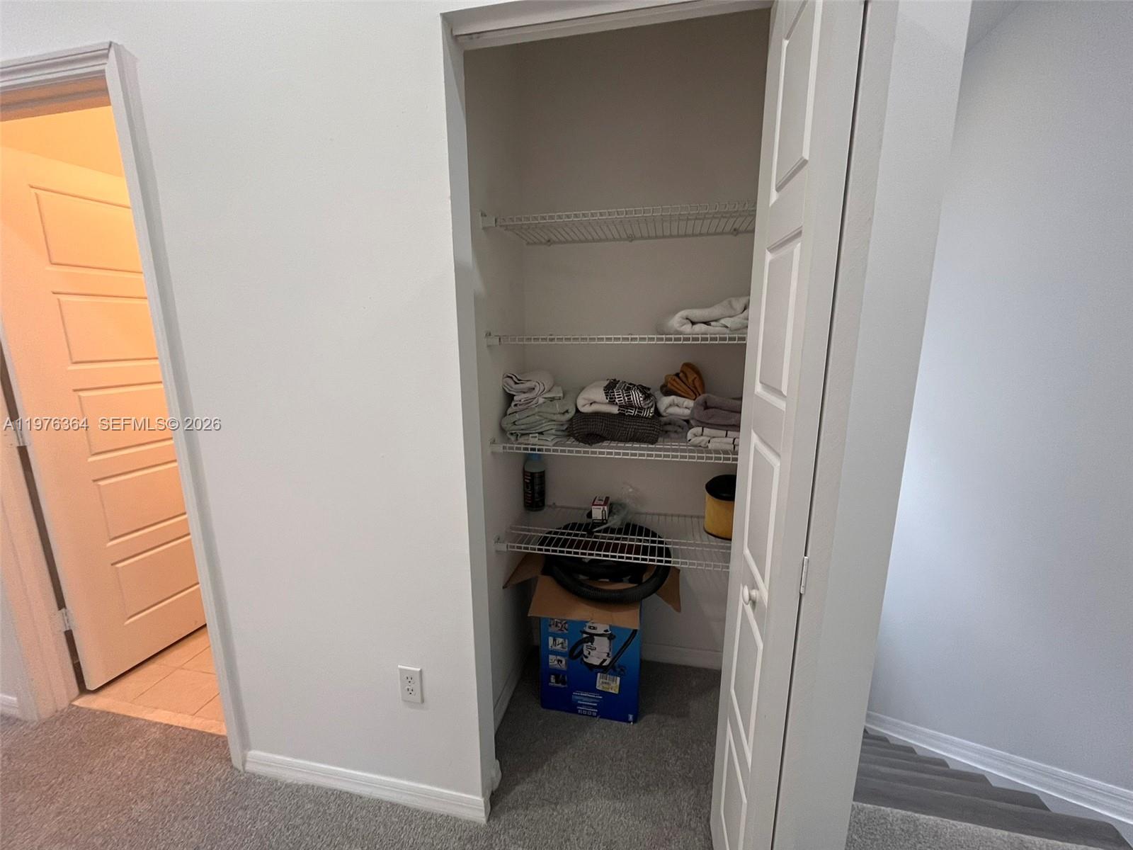 CHAMPION LAKES - Residential