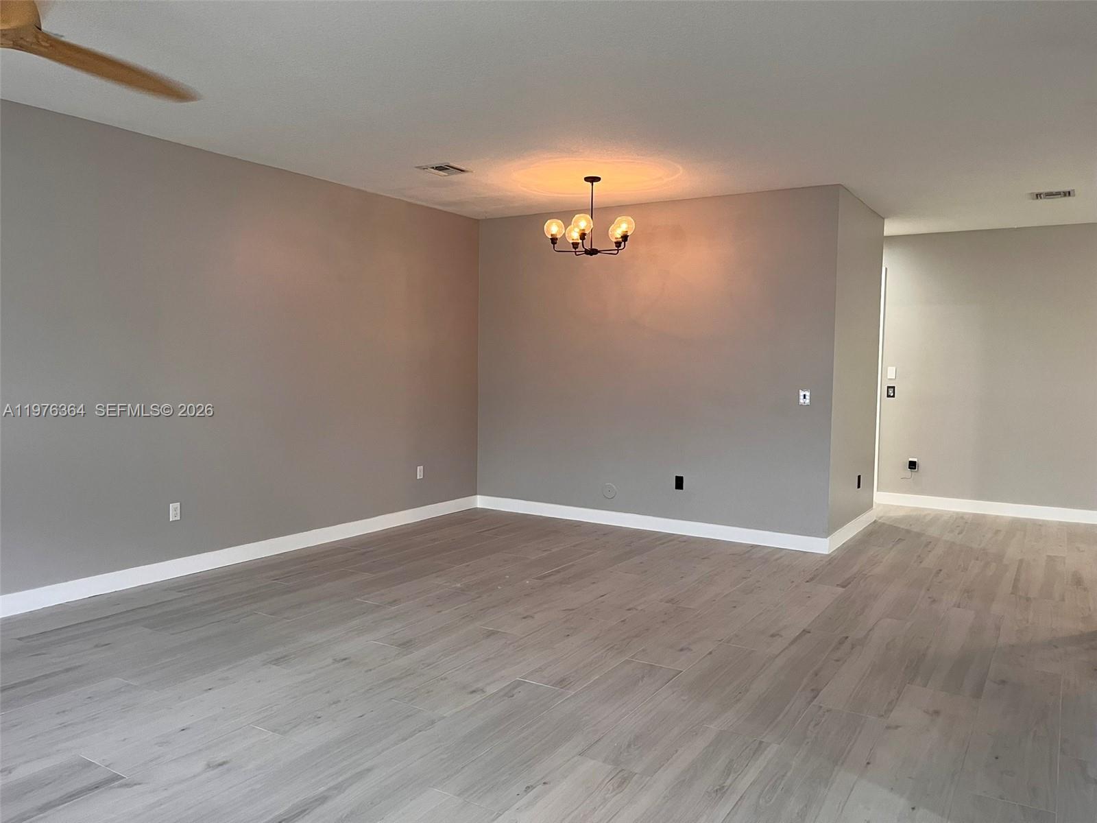 CHAMPION LAKES - Residential