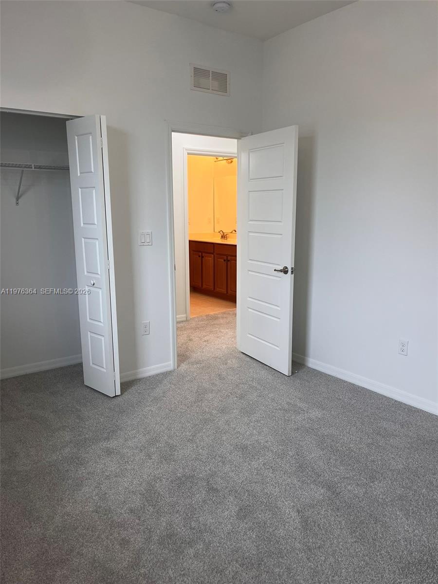 CHAMPION LAKES - Residential