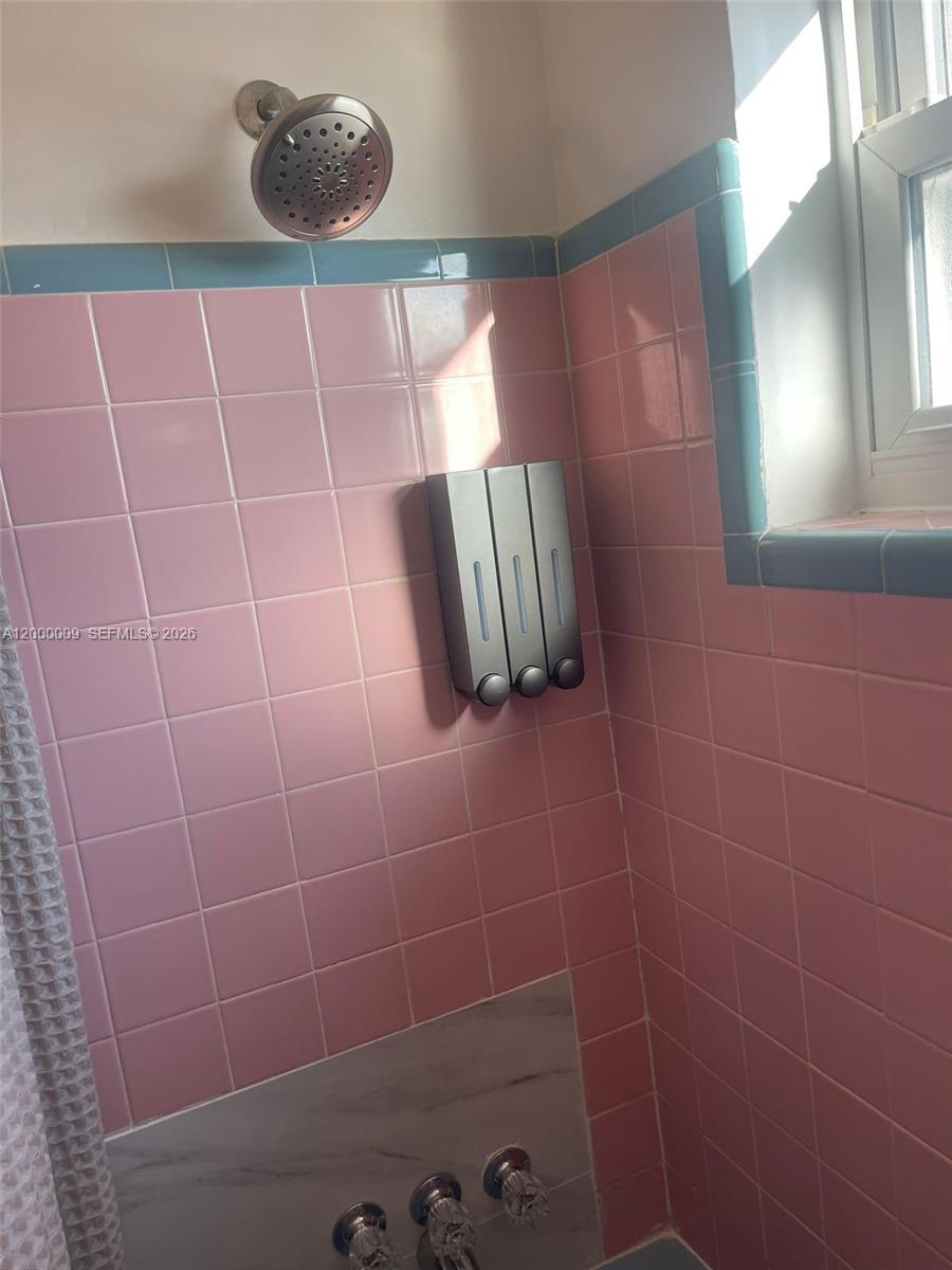 HOLLYWOOD BEACH FIRST ADD - Residential Income