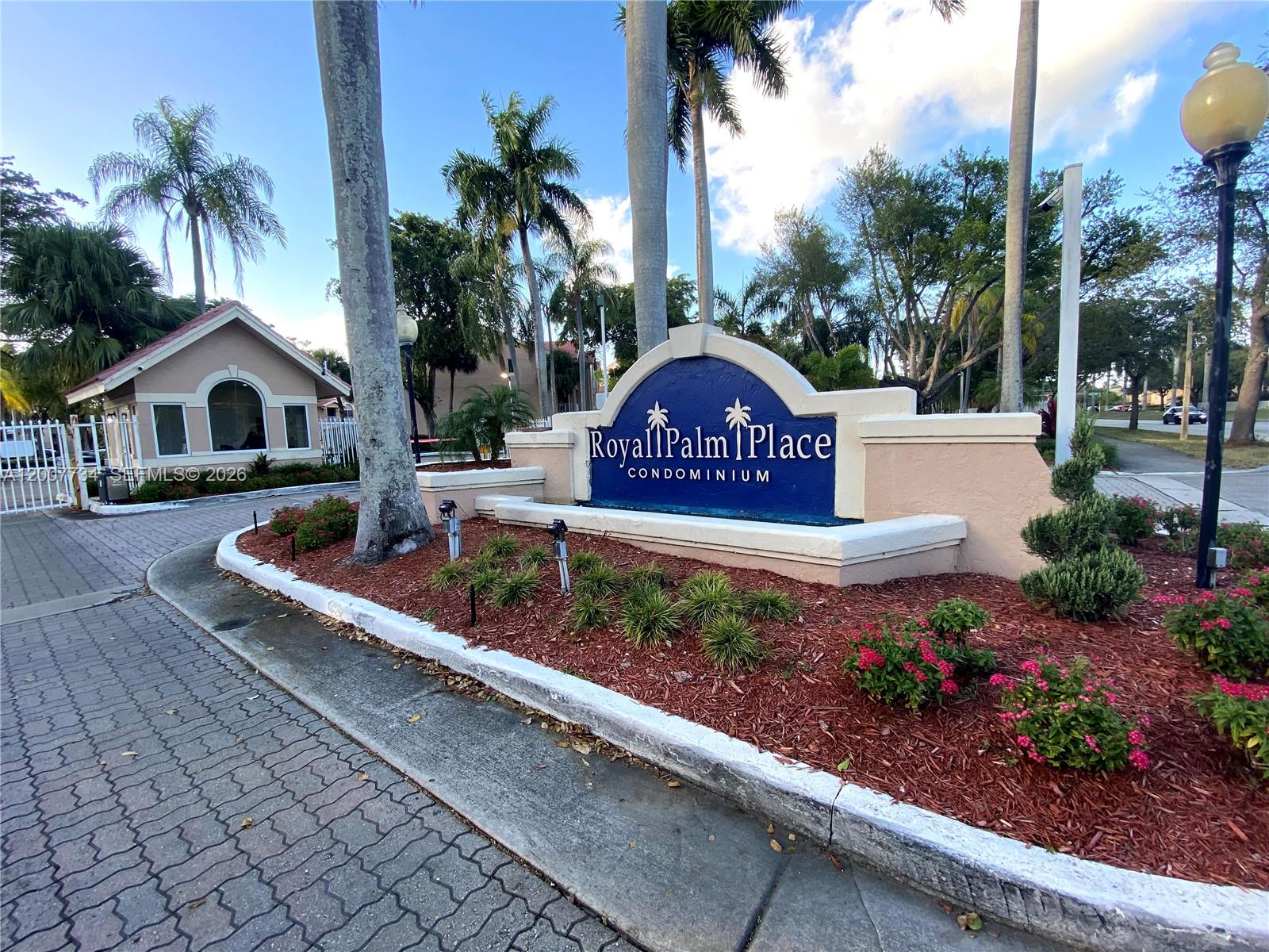 ROYAL PALM PLACE - Residential