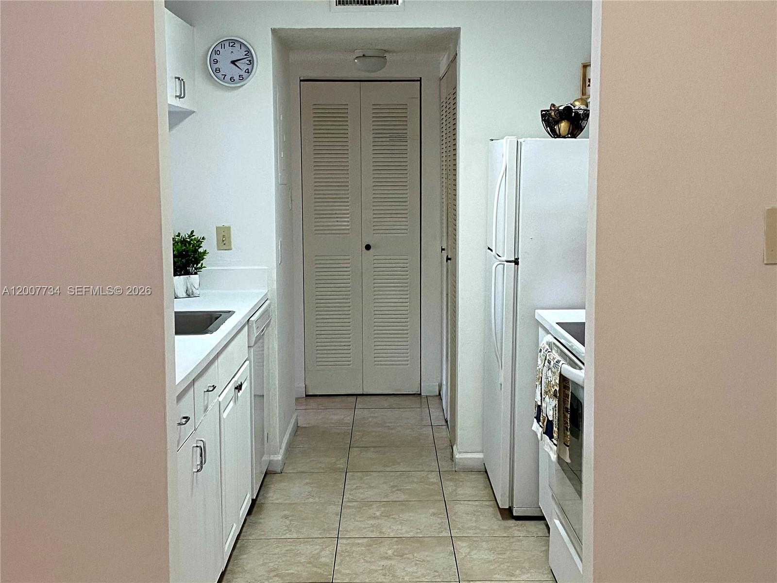 ROYAL PALM PLACE - Residential