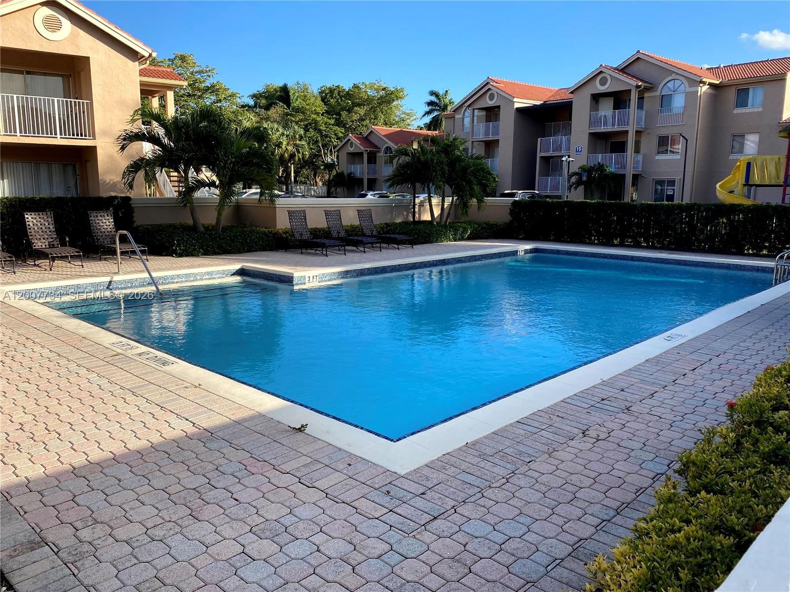 ROYAL PALM PLACE - Residential