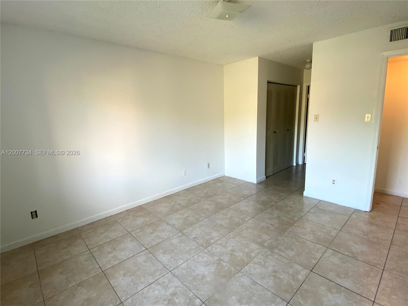 ROYAL PALM PLACE - Residential