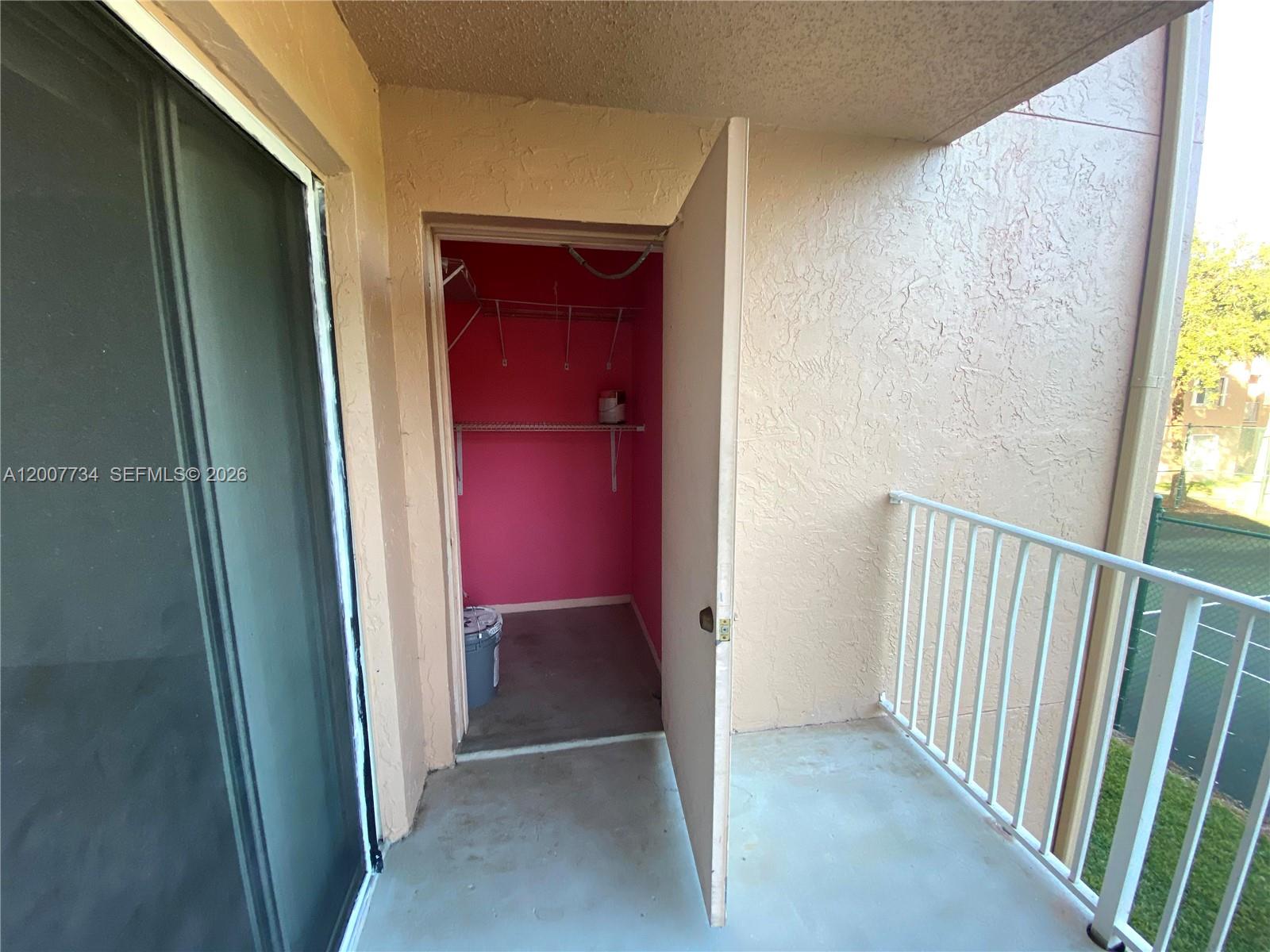 ROYAL PALM PLACE - Residential