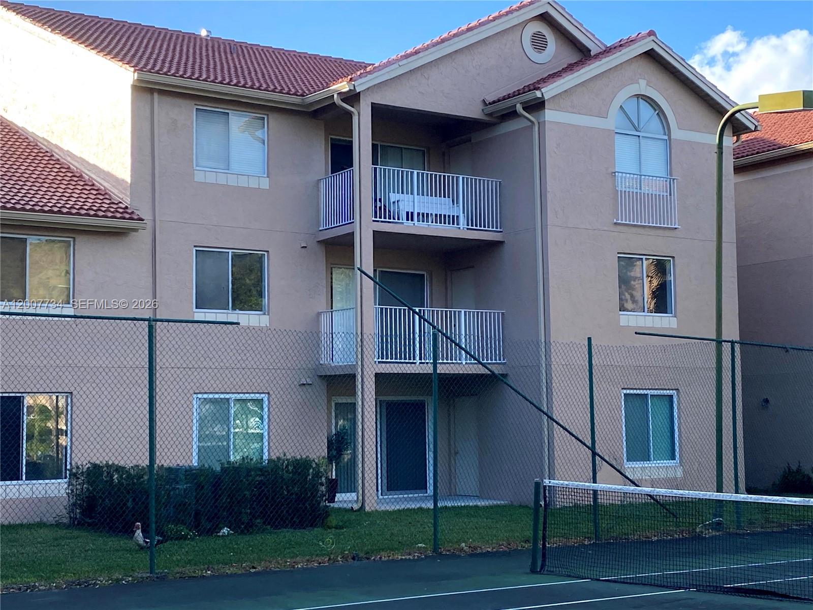 ROYAL PALM PLACE - Residential
