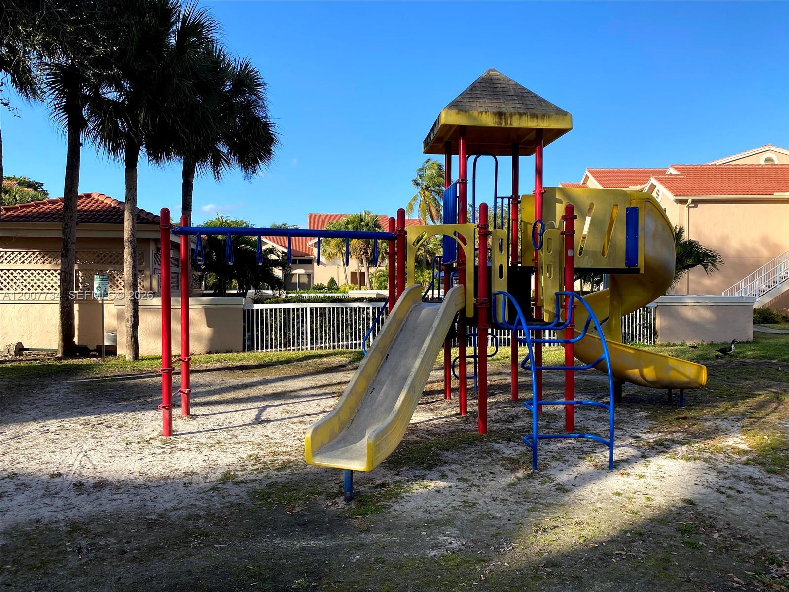 ROYAL PALM PLACE - Residential