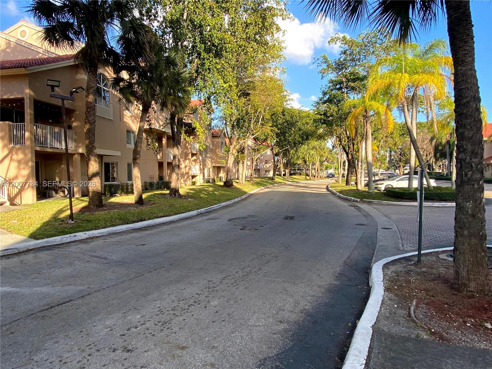 ROYAL PALM PLACE - Residential