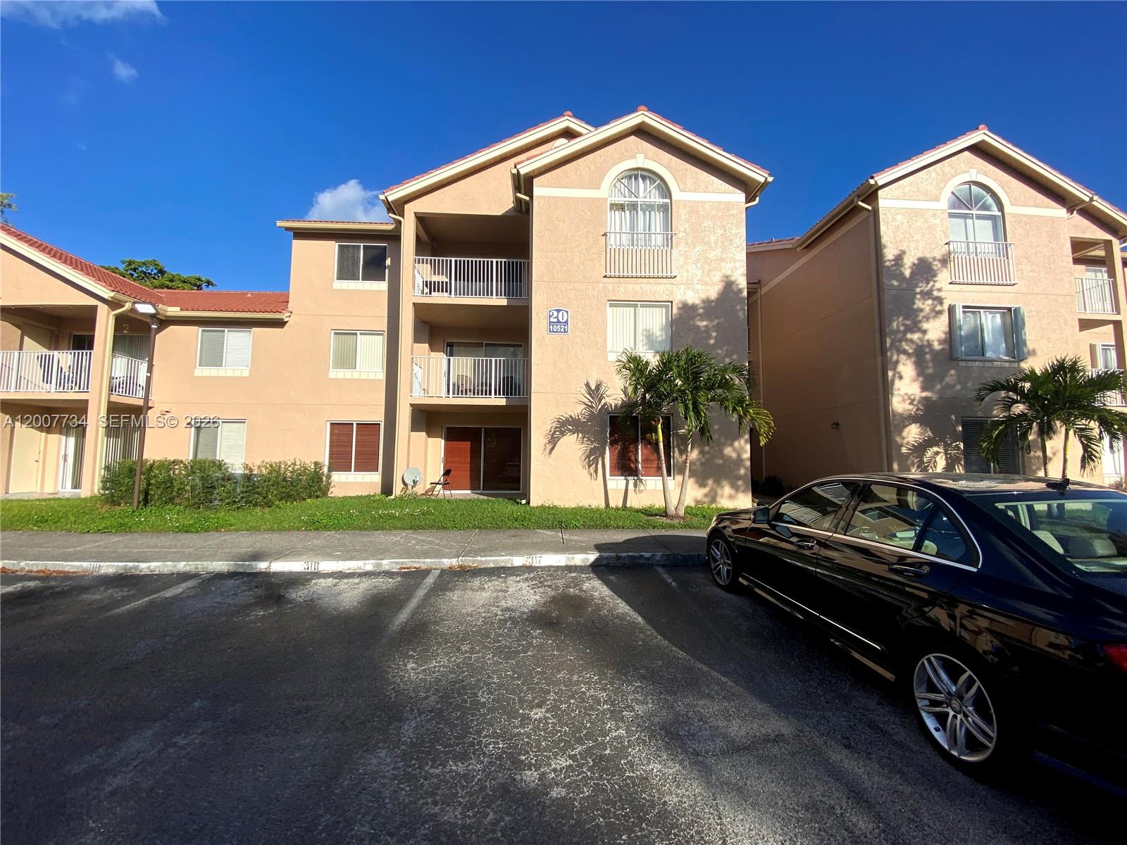 ROYAL PALM PLACE - Residential