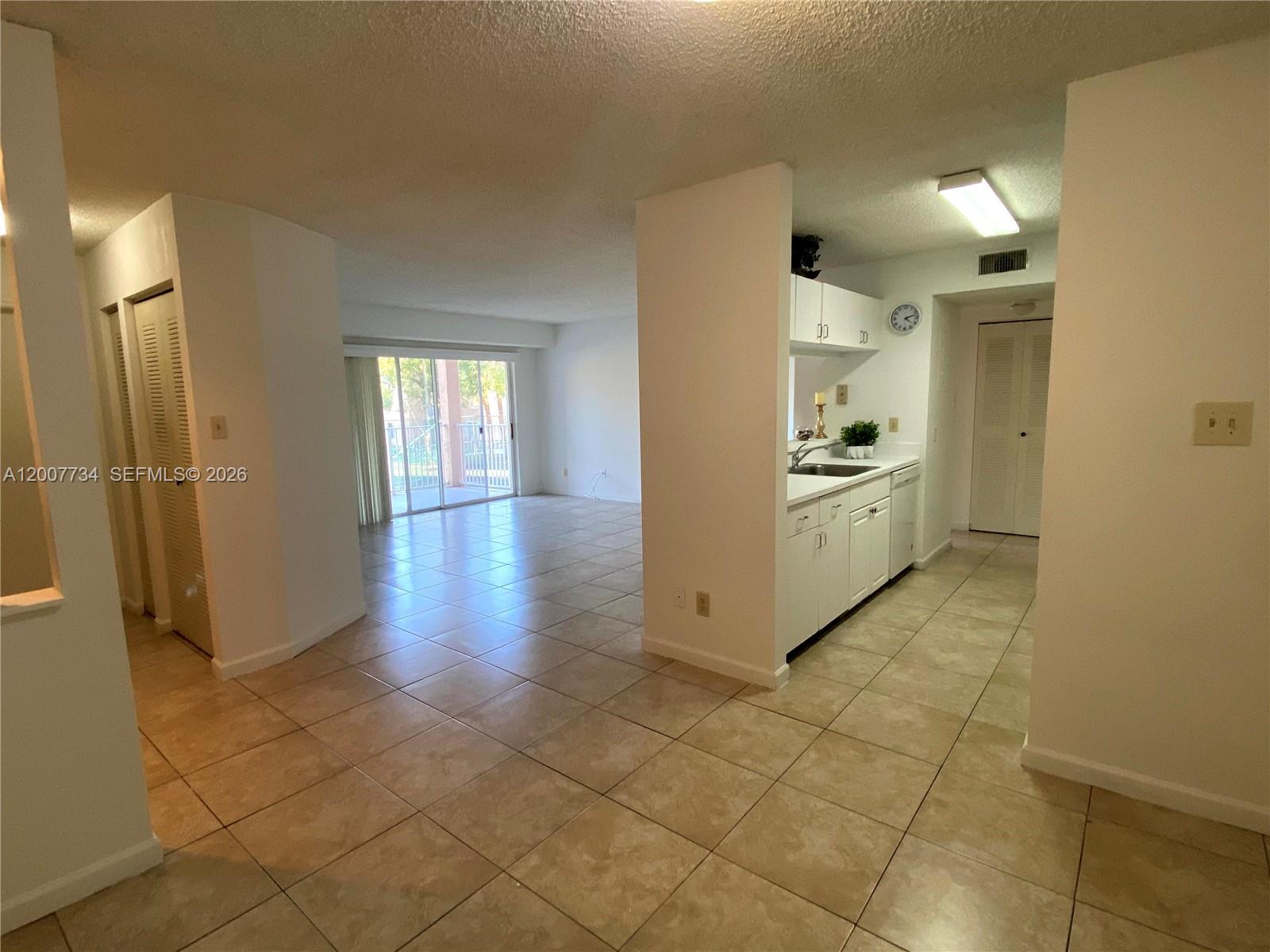 ROYAL PALM PLACE - Residential