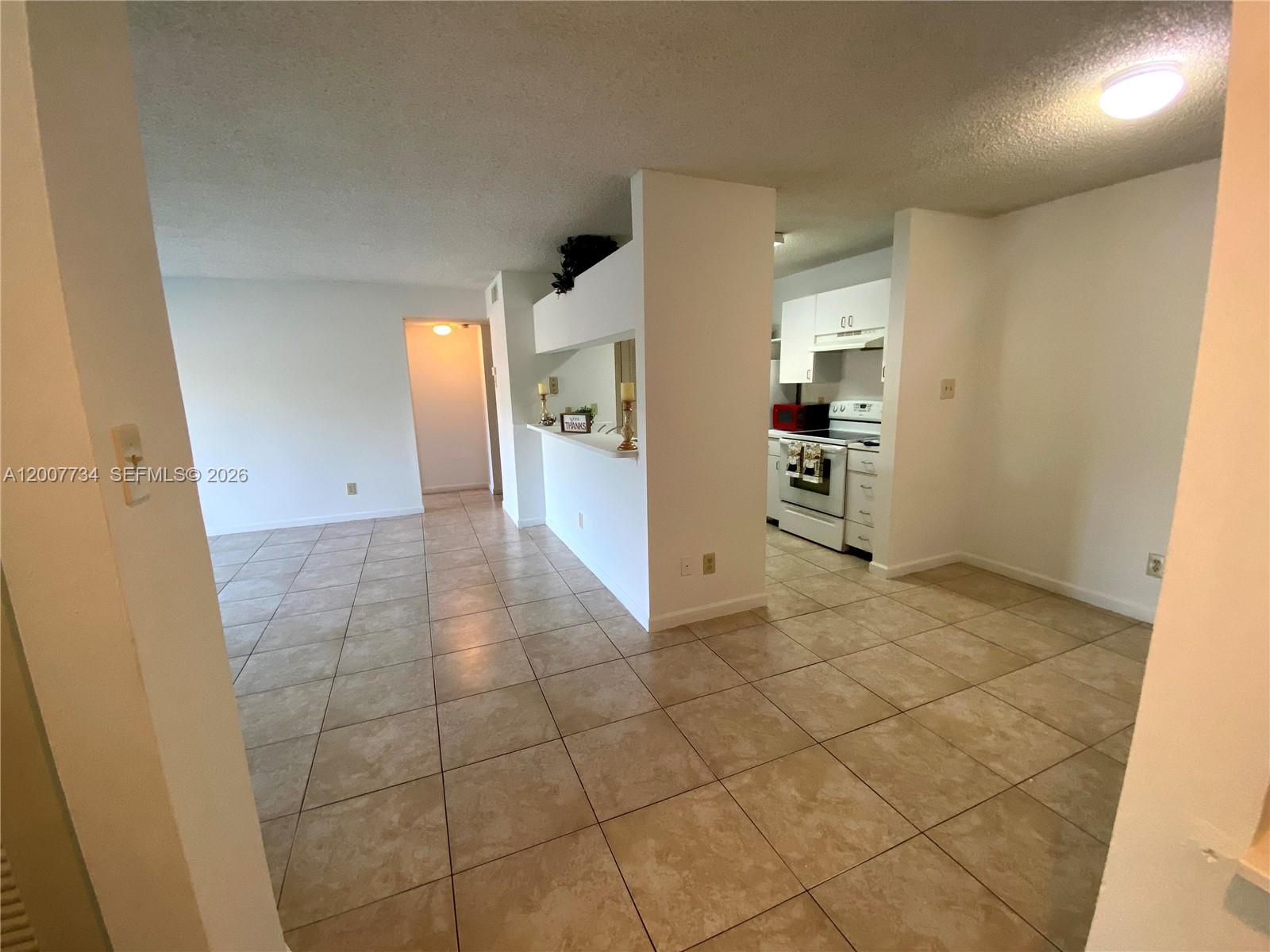 ROYAL PALM PLACE - Residential