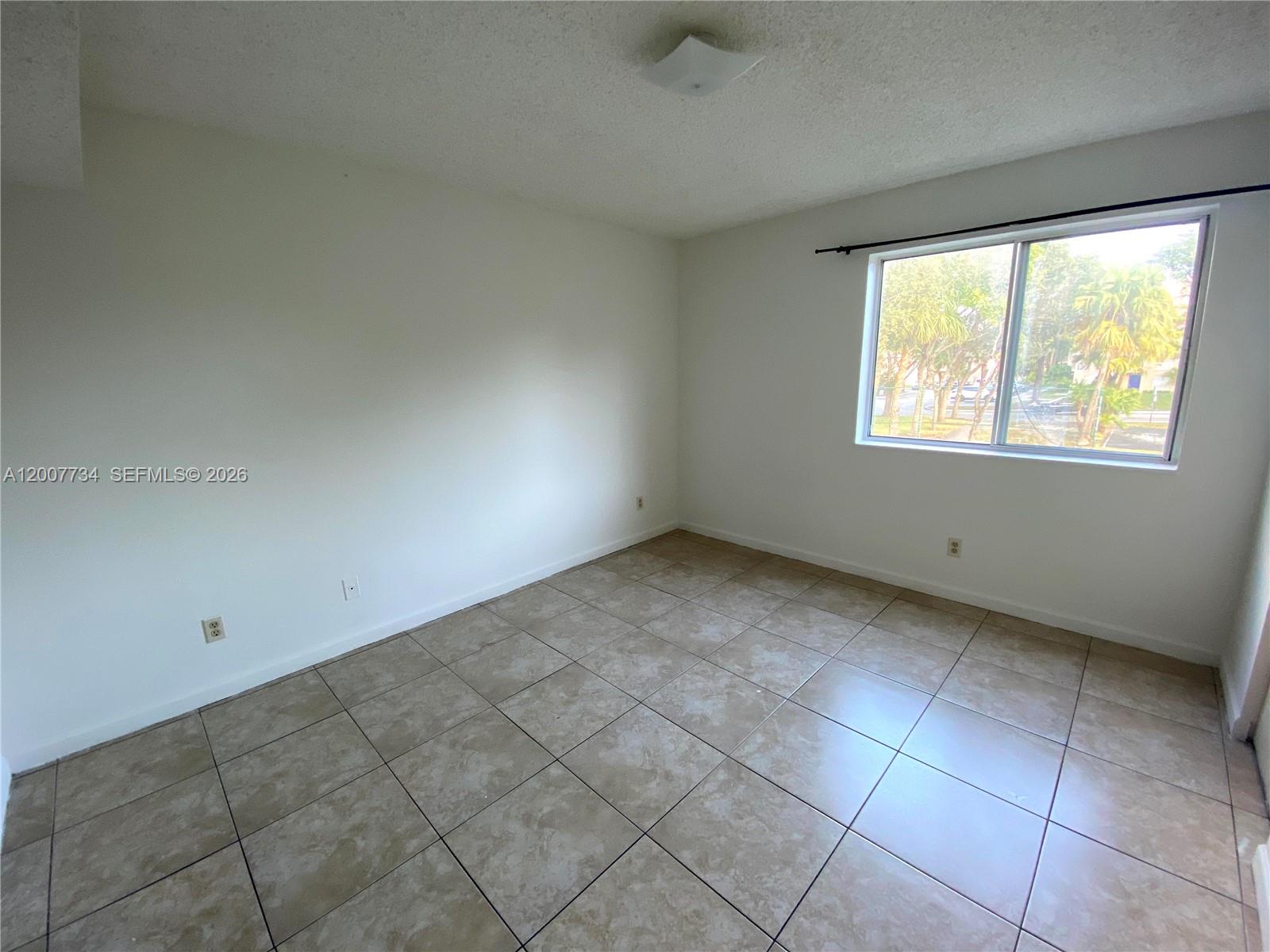 ROYAL PALM PLACE - Residential