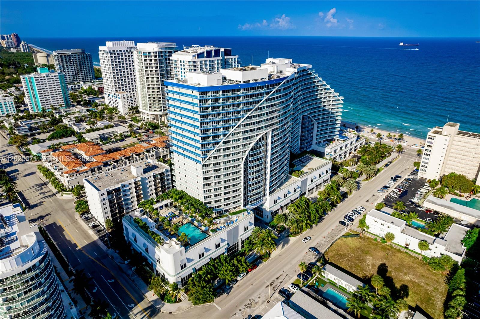 FORT LAUDERDALE RESIDENCE - Residential