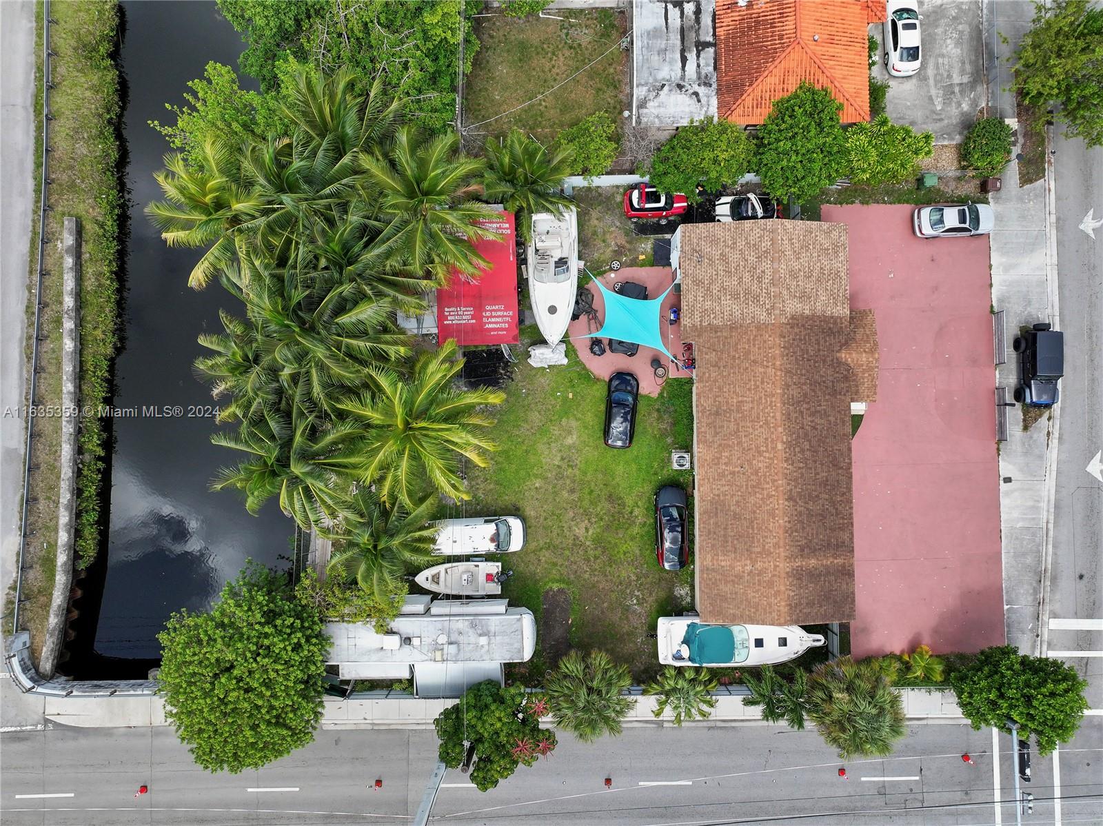 PALM SPRINGS AMD - Land