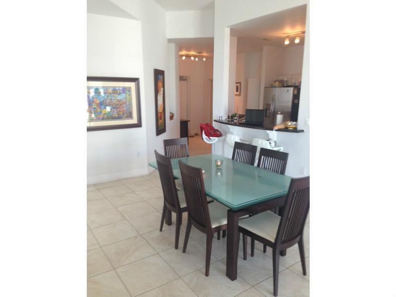 Fabulous 3BR rental in Downtown Dadeland boasts incredible finishes and spectacular terrace for entertaining and relaxing. Wont Last!