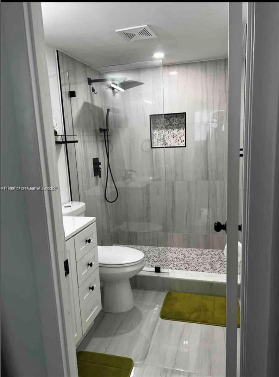 ELLINGTON AT COUNTY LINE - Residential Lease