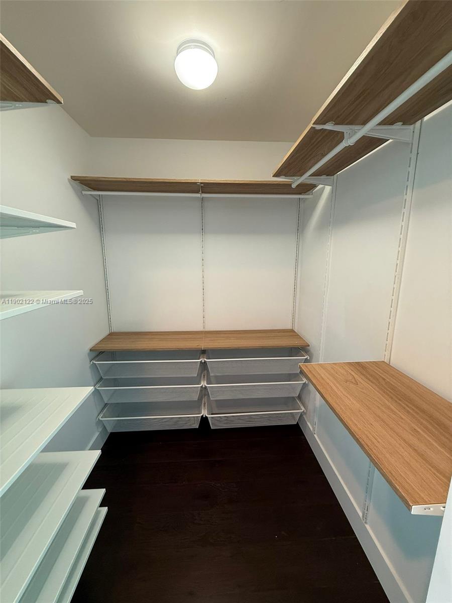 GALLERY ART CONDO - Residential Lease