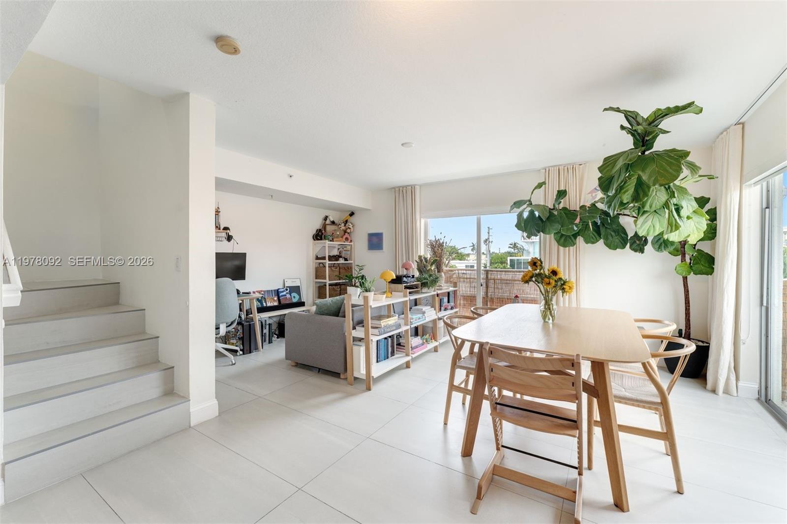 LAS BRISAS OF MIAMI BEACH - Residential