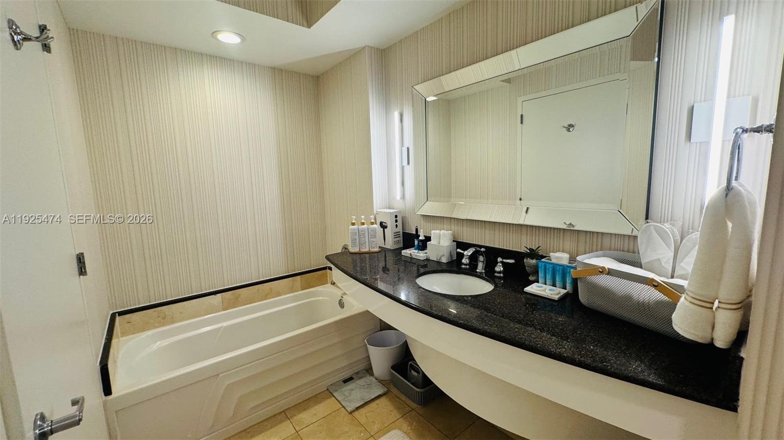 TRUMP INTERNATIONAL SONES - Residential