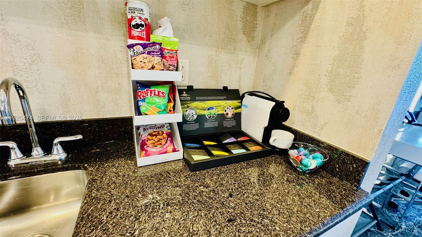 TRUMP INTERNATIONAL SONES - Residential