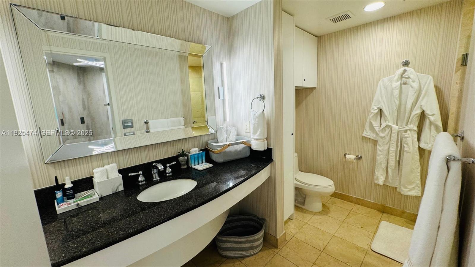 TRUMP INTERNATIONAL SONES - Residential