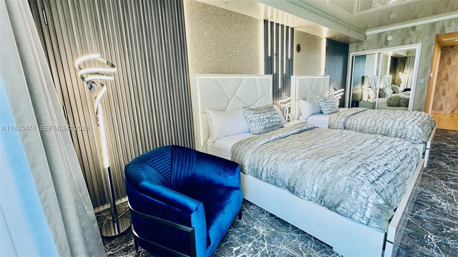 TRUMP INTERNATIONAL SONES - Residential