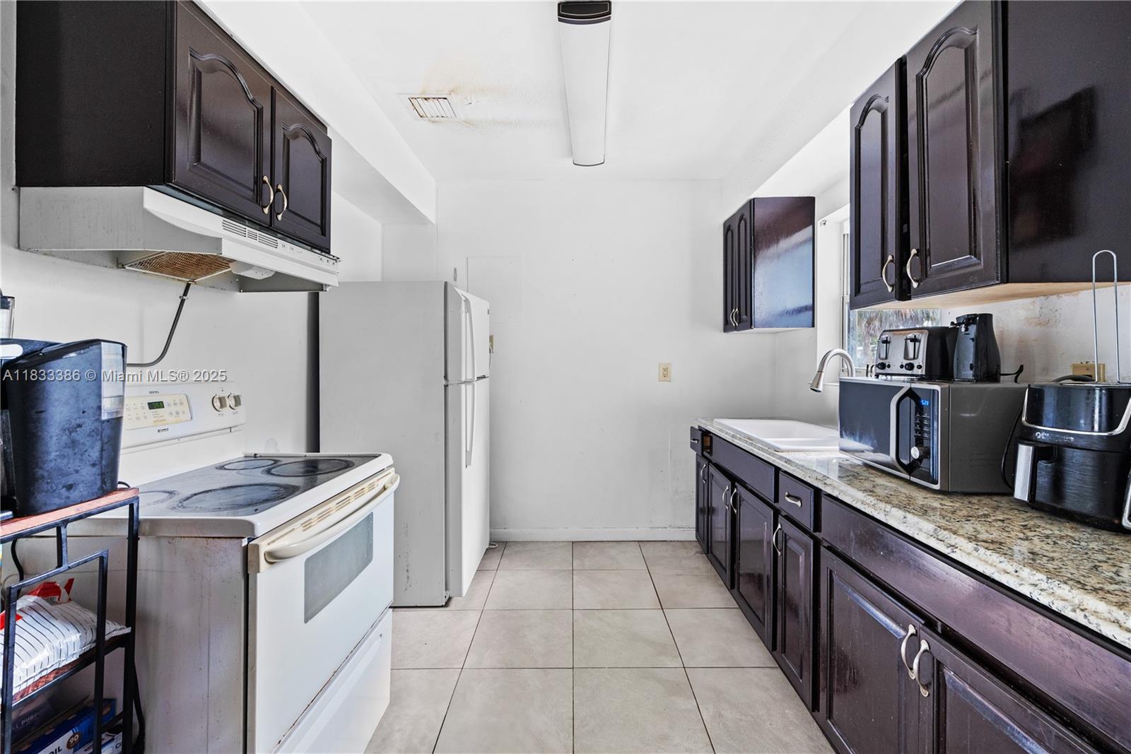 1200 NW 11th Ct