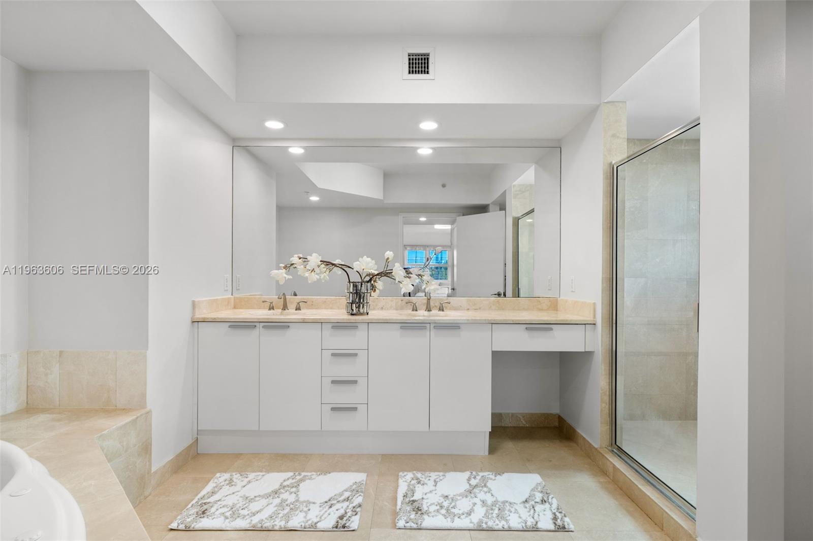 THE OAKS I CONDO - Residential