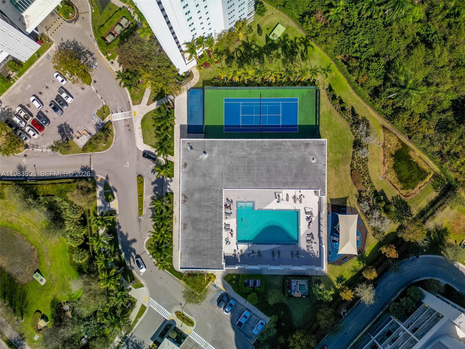 THE OAKS I CONDO - Residential