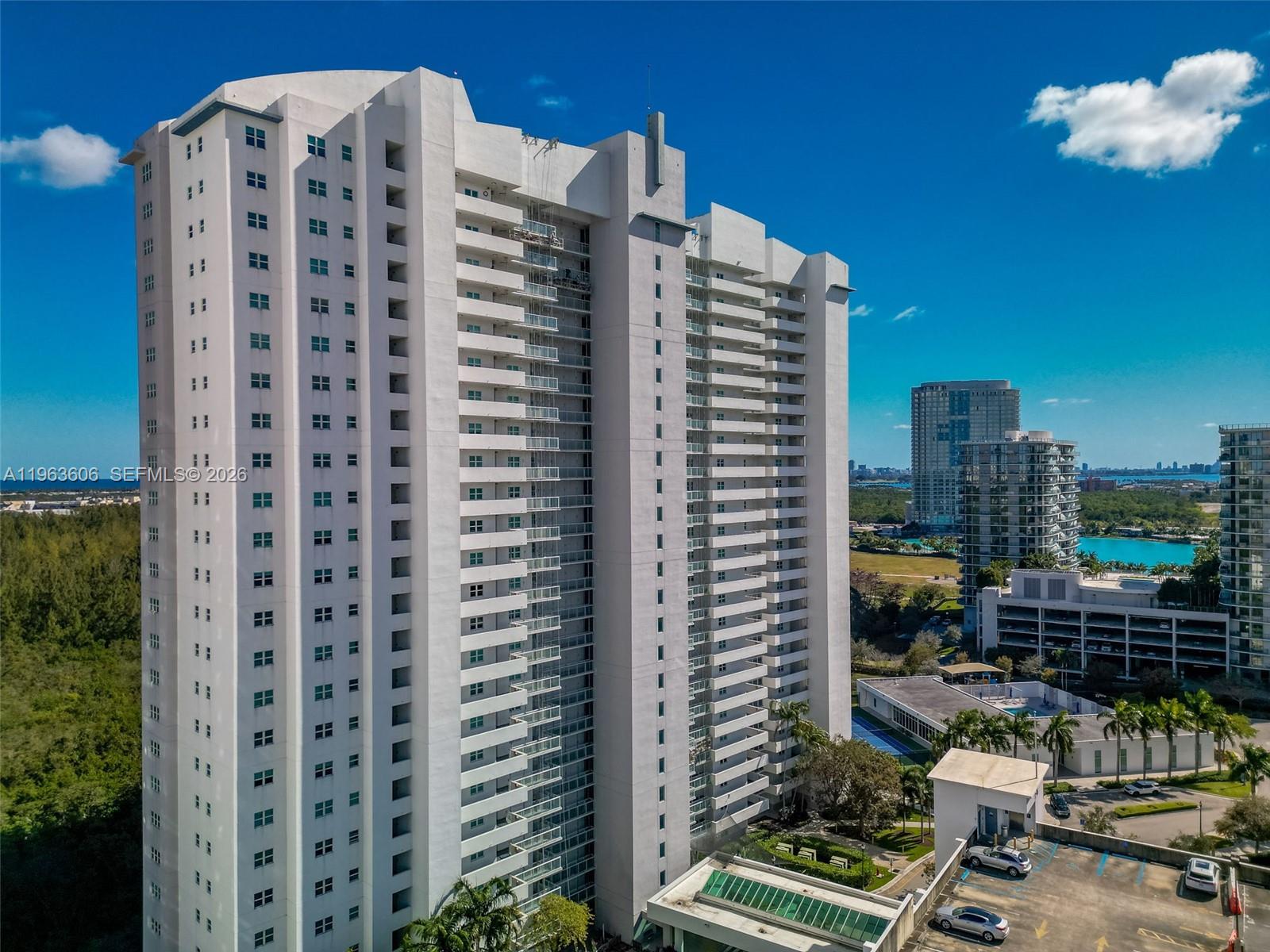 THE OAKS I CONDO - Residential