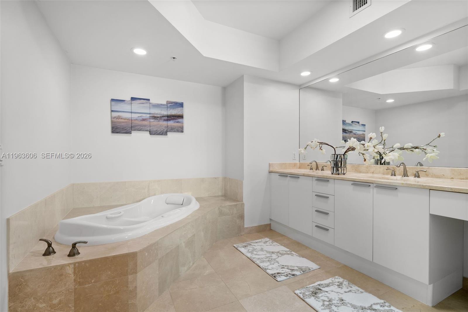 THE OAKS I CONDO - Residential