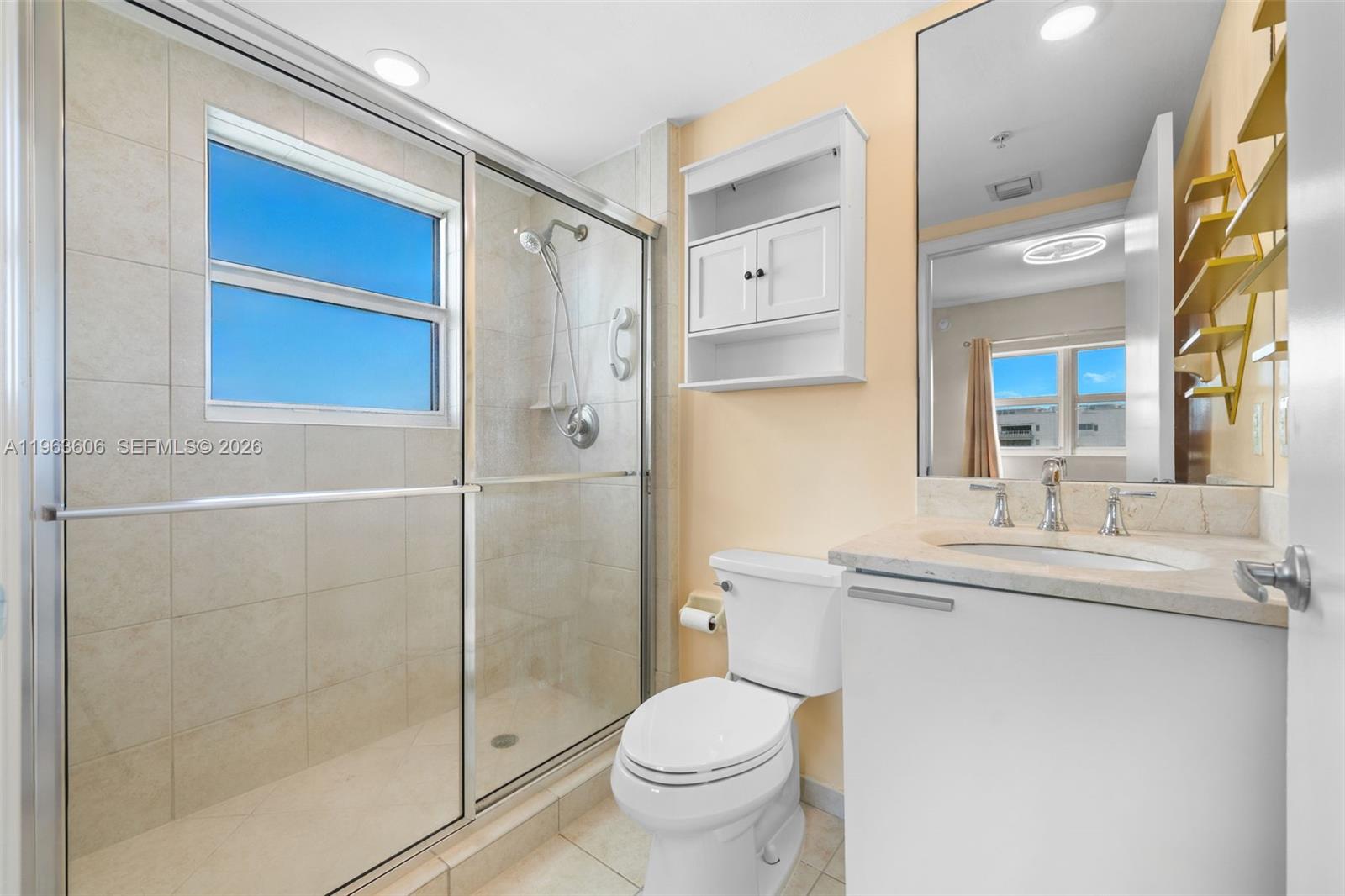 THE OAKS I CONDO - Residential