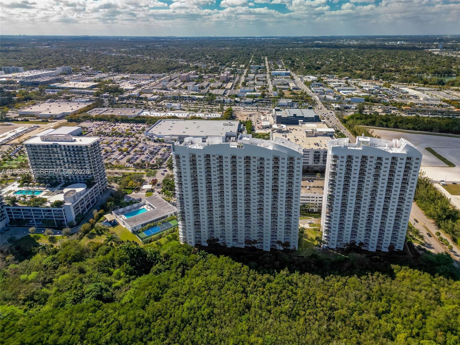 THE OAKS I CONDO - Residential