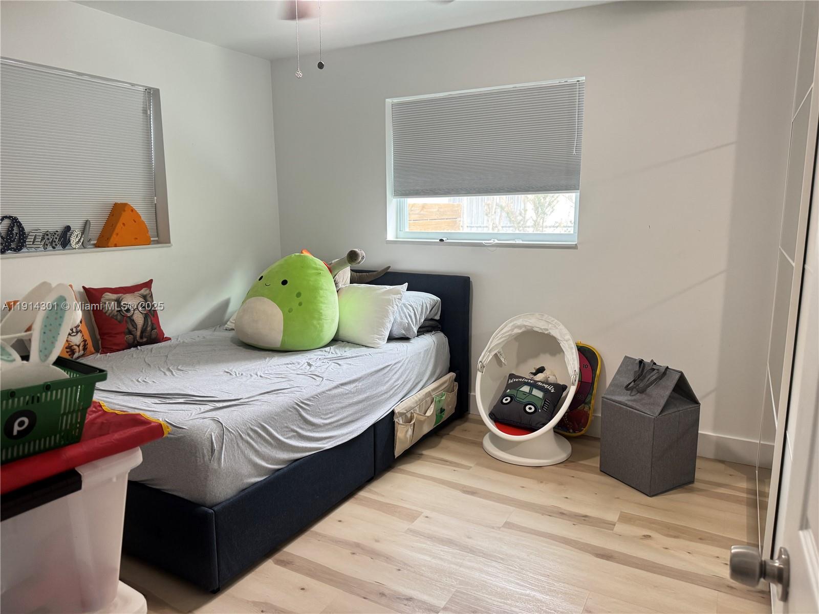 HOLLYWOOD HILLS - Residential Lease