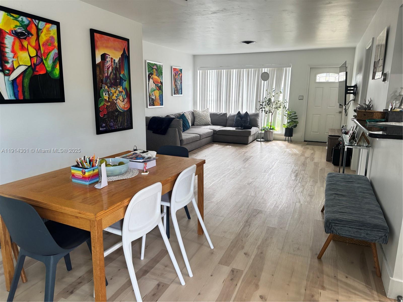 HOLLYWOOD HILLS - Residential Lease